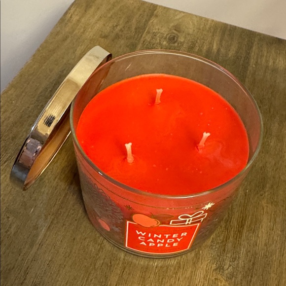 Bath & Body Works Winter Candy Apple Red Candle - Picture 6 of 9